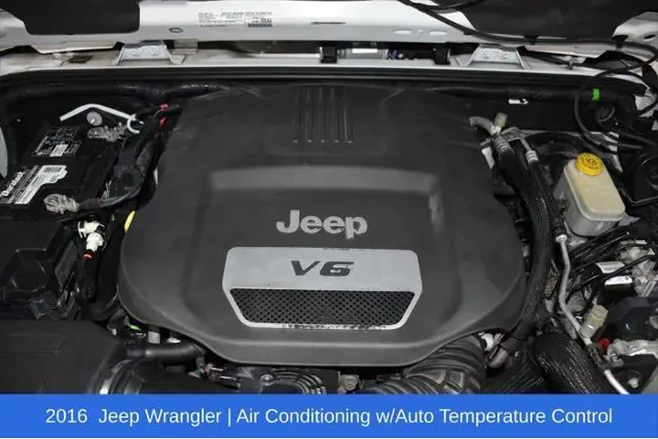 $14330 : Jeep Wrangler Unlimited 2016 image 9