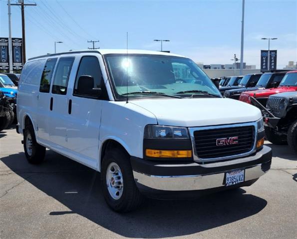 2018 Savana Cargo Van image 2