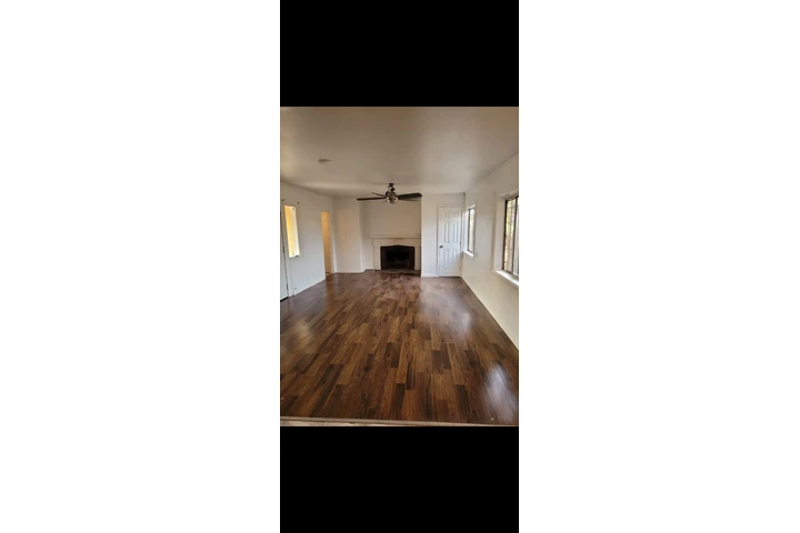$2700 : Deysi image 1