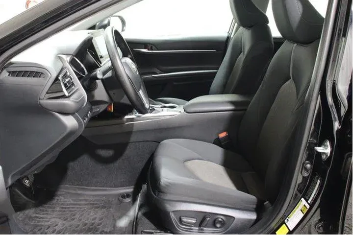 $25989 : Toyota Camry 2024 LE 4dr Sed image 3