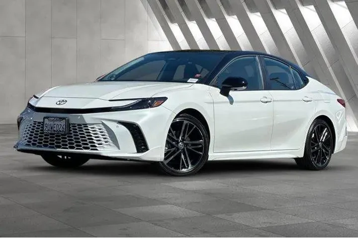 $36900 : Toyota Camry 2025 SE 4dr Sed image 2