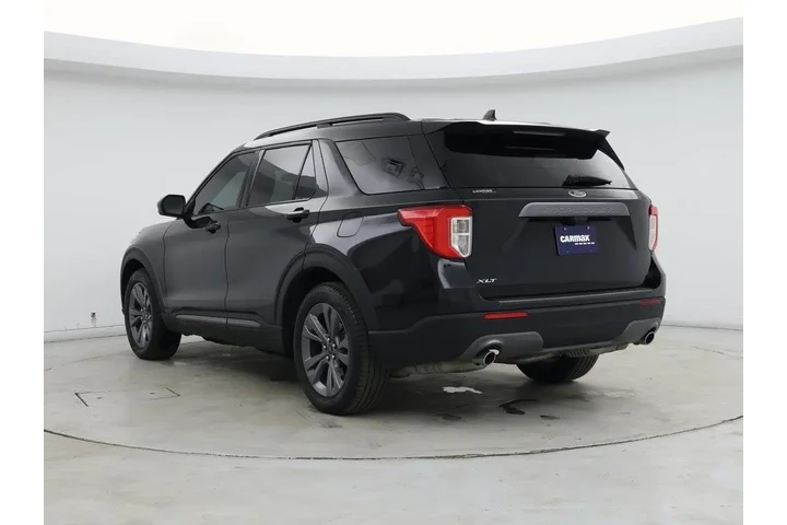 $29998 : Ford Explorer 2023 XLT 4dr S image 2