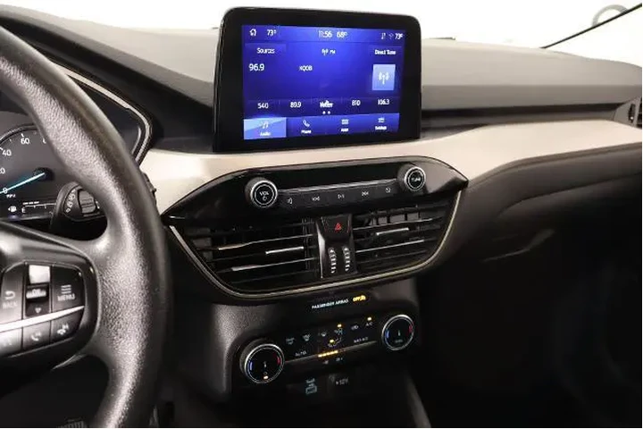 $17270 : Ford Escape Hybrid 2022 SE 4 image 5