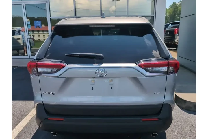 $24000 : Toyota RAV4 2023 LE 4dr SUV image 4