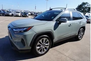 $29988 : Toyota RAV4 2023 XLE Premium thumbnail