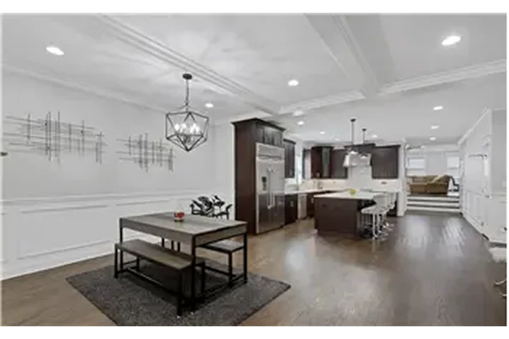 $5700 : Rental property with 3 bedro image 3