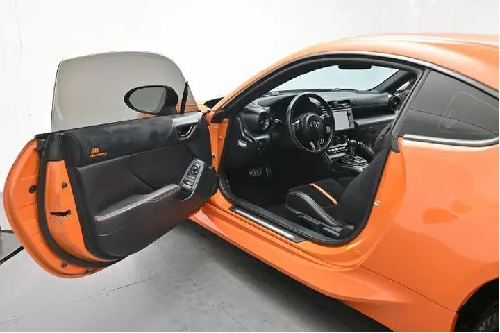 $31730 : Toyota GR86 2023 10th Annive image 8