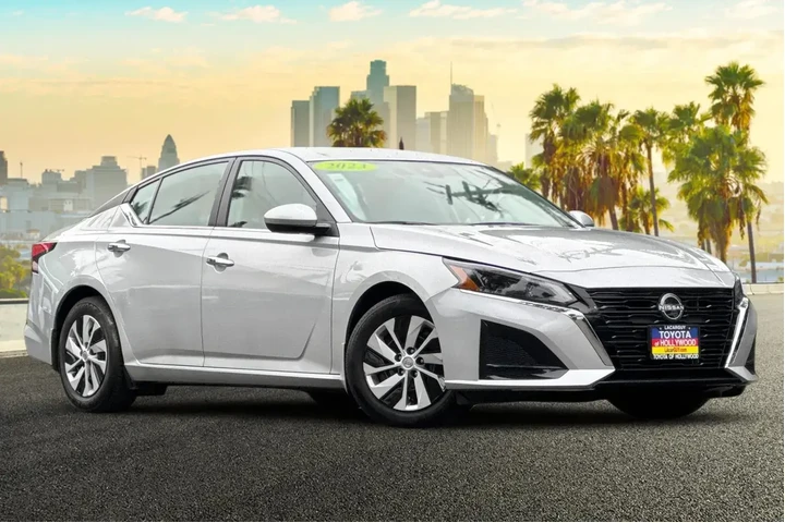 $18999 : Nissan Altima 2023 2.5 S 4dr image 2