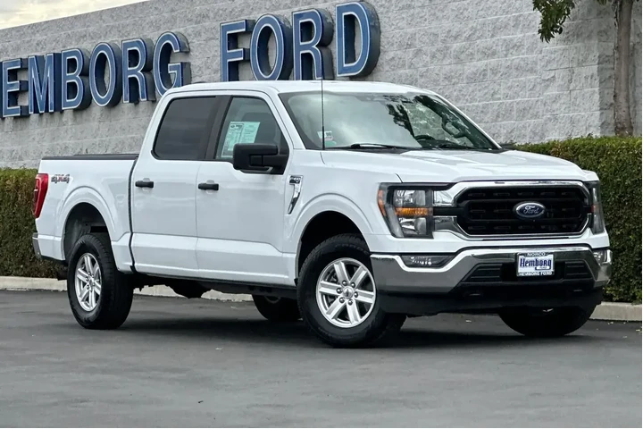 $35940 : Ford F-150 2023 4x4 XLT 4dr image 2
