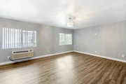 $1950 : Apartamentos en renta thumbnail