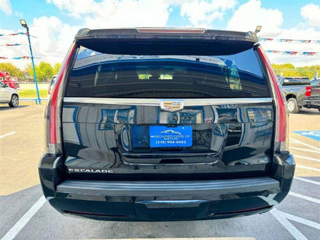 $29990 : 2017 Escalade ESV Luxury image 6