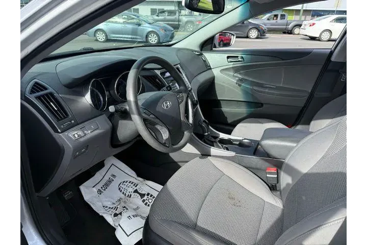 $7995 : Hyundai SONATA 2011 GLS 4dr image 6
