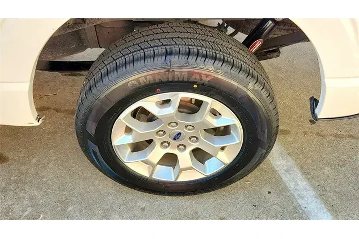 $32585 : Ford F-150 2023 4x2 Platinum image 9
