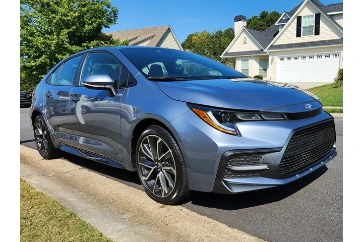 $11000 : 2020 Corolla SE image 1