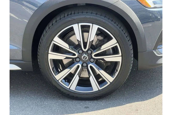 $27000 : Volvo V60 Cross Country 2020 image 6