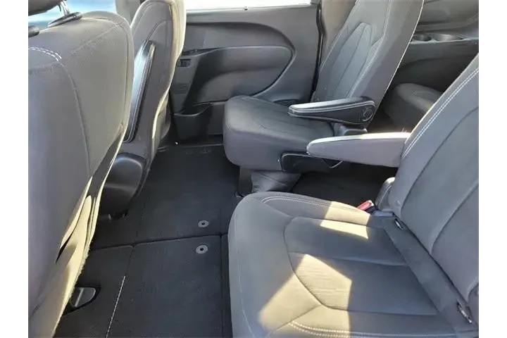 $18991 : Chrysler Pacifica 2018 Touri image 9