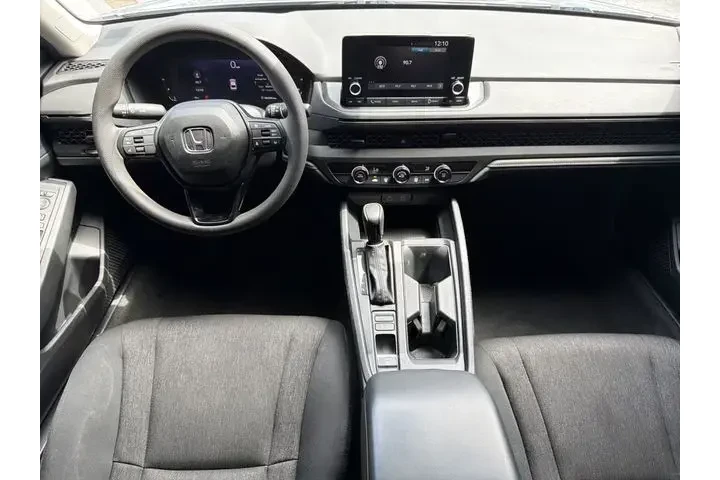 $22240 : Honda Accord 2024 LX 4dr Sed image 4
