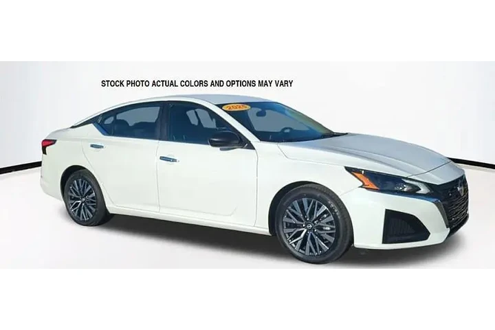 $24995 : Nissan Altima 2025 2.5 SV 4d image 1