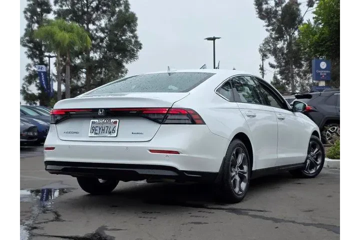 $27500 : Honda Accord Hybrid 2023 EX- image 5