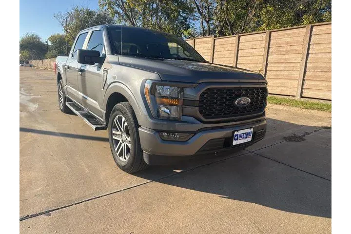 $33320 : Ford F-150 2023 4x2 XL 4dr S image 1