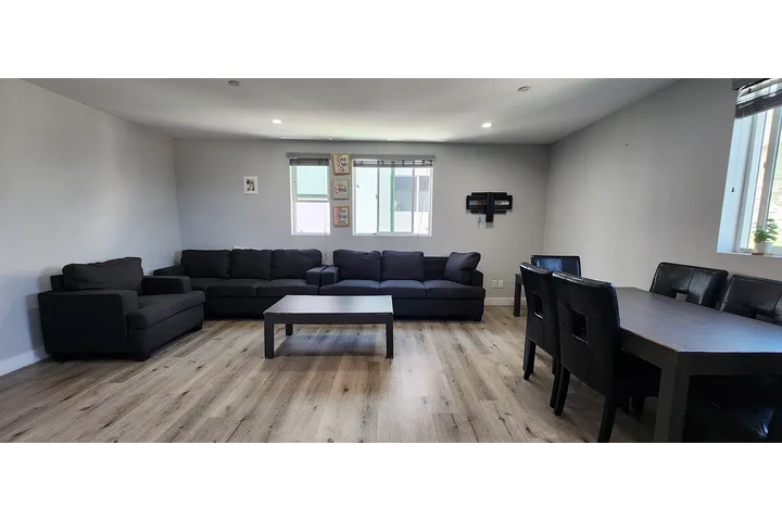 $1600 : CUARTO MODERNO DE RENTA EN LA image 5