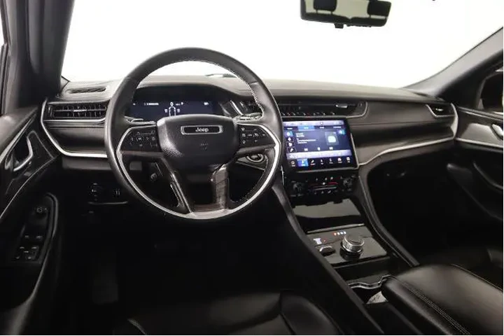 $29732 : Jeep Grand Cherokee L 2024 4 image 2