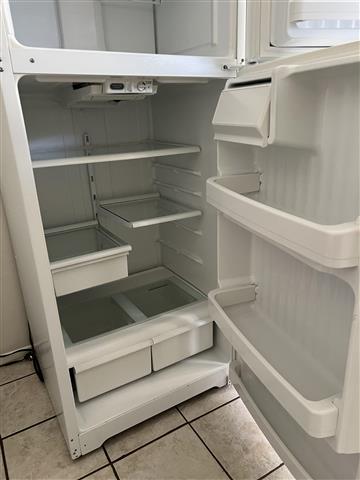 $200 : Refrigerador Blanco image 2