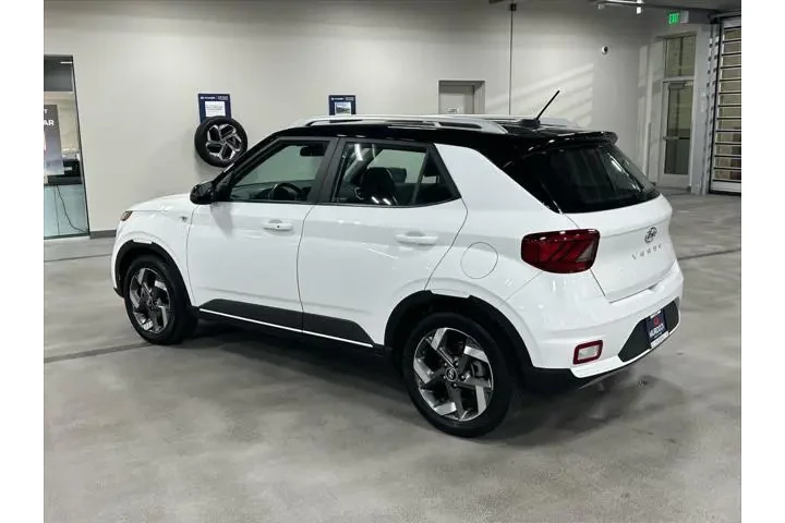 $18207 : Hyundai VENUE 2023 Limited 4 image 4