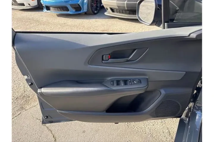 $27498 : Toyota Prius 2023 LE 4dr Hat image 9