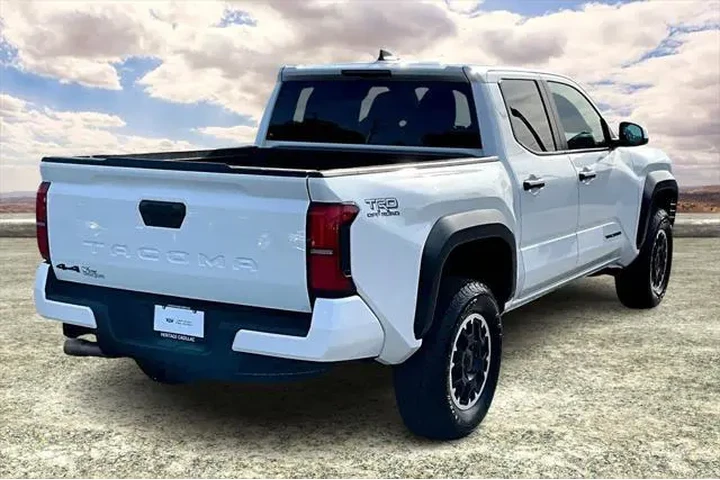 $37491 : Toyota Tacoma 2024 4x4 SR5 4 image 5