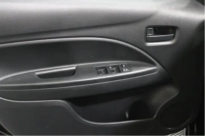 $13908 : Mitsubishi Mirage 2024 ES 4d image 3