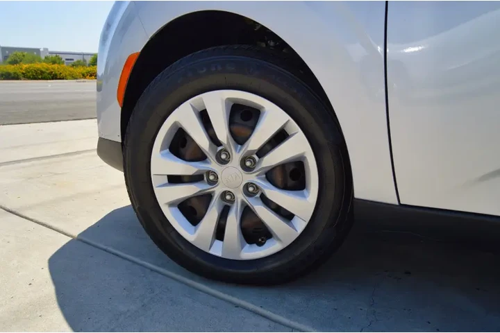 $11995 : Used 2020 Soul LX IVT for sal image 9