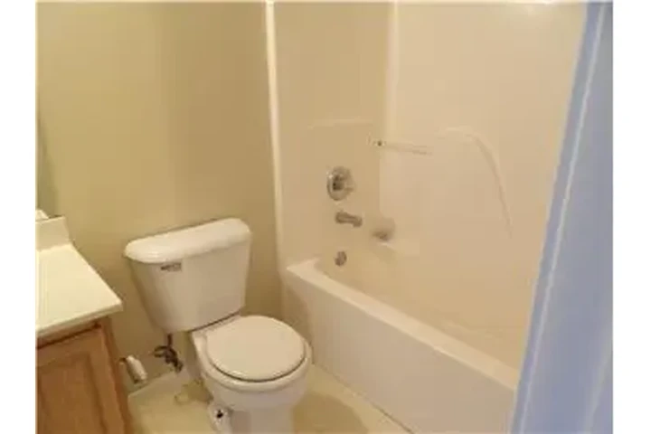 $1595 : Rental property with 3 bedro image 10