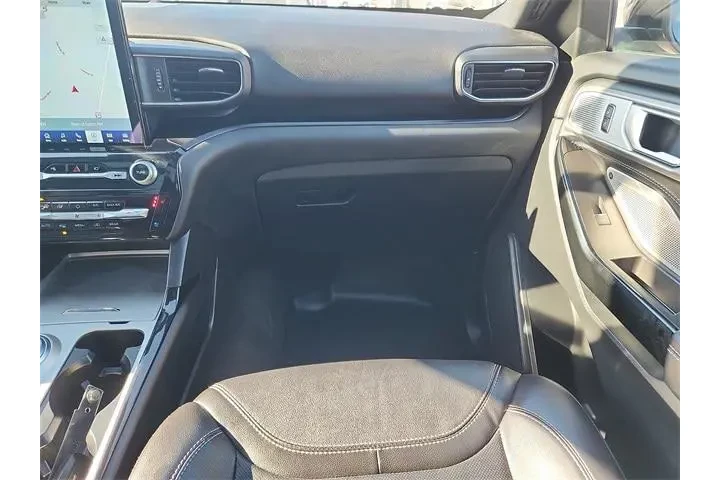 $39970 : Ford Explorer 2023 AWD ST 4d image 10