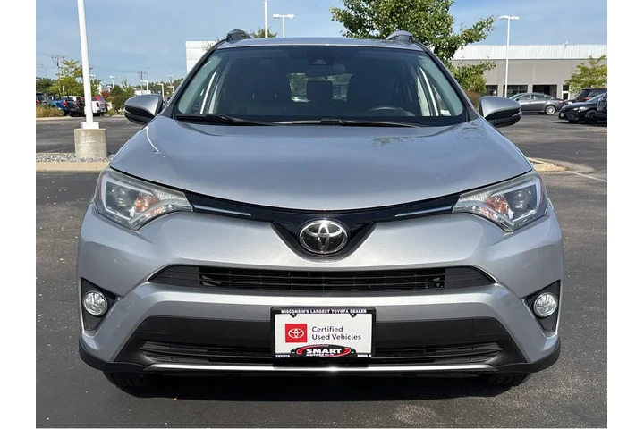 $20000 : Silver Certified2017 RAV4 XLE image 8