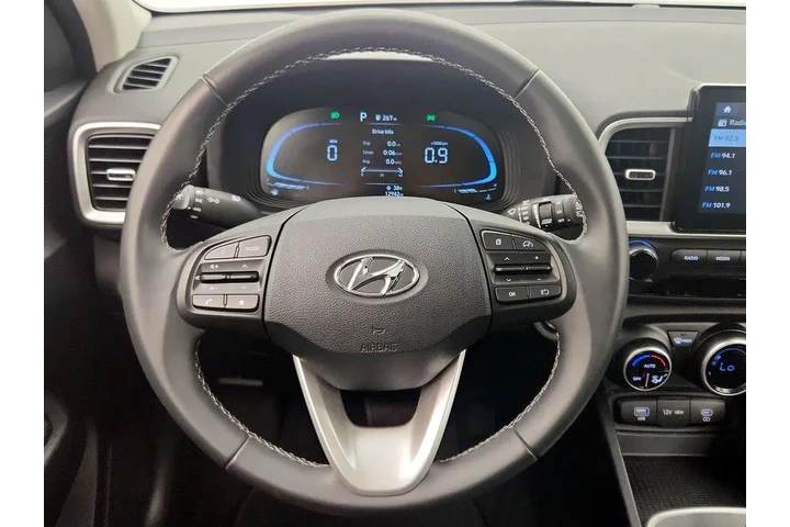 $21998 : Hyundai VENUE 2025 SEL 4dr C image 10
