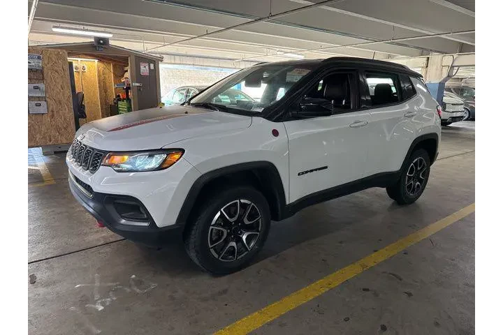 $21998 : Jeep Compass 2025 4x4 Trailh image 1