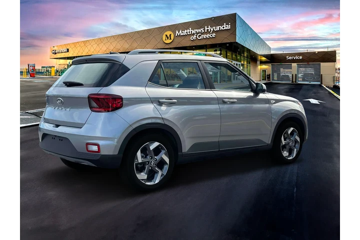 $18413 : Hyundai VENUE 2024 SEL 4dr C image 8