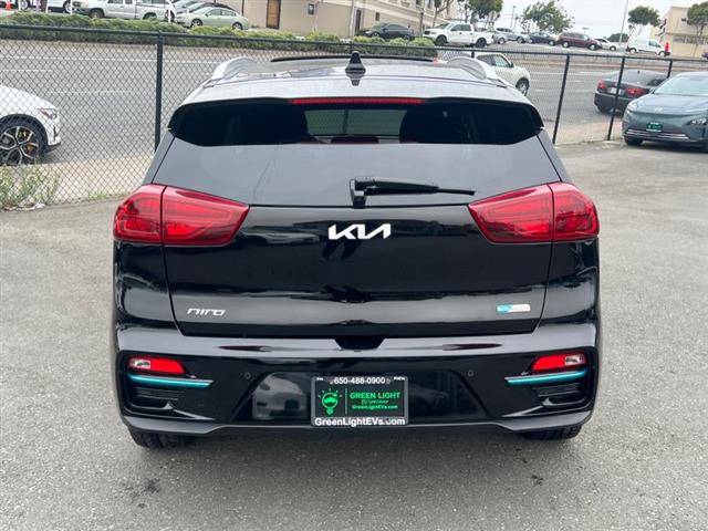 $24200 : Used 2022 Niro EV EX Premium image 6