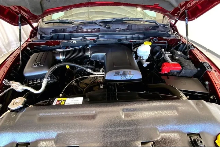 $30293 : Ram 1500 Classic 2024 4x4 SL image 9