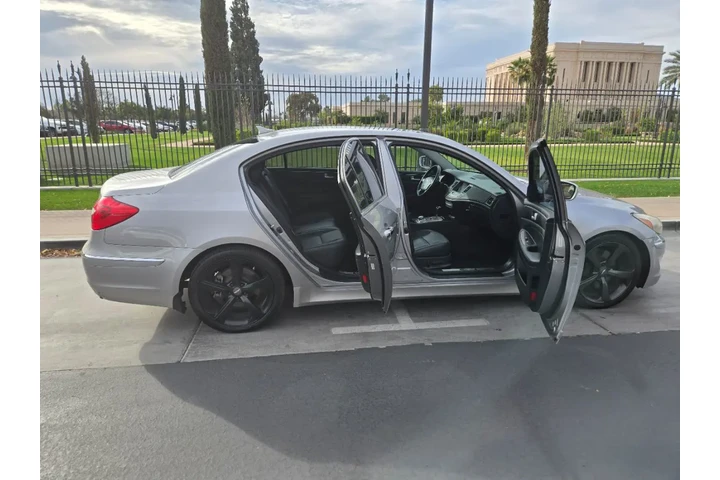 $9950 : 2012 Genesis image 10