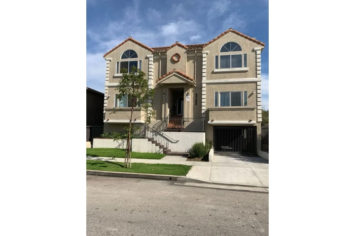 $1400 : 1Bed 1Bath Apt in South LA image 1