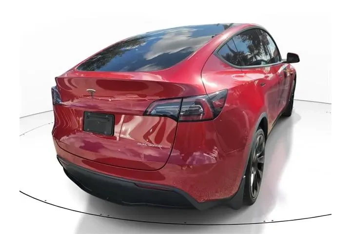 $28429 : Tesla Model Y 2022 AWD Long image 4