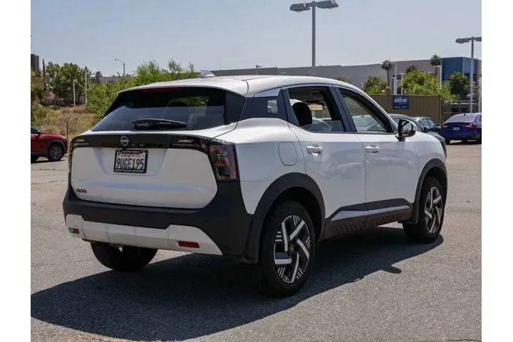 $22016 : Nissan Kicks 2025 SV 4dr Cro image 4