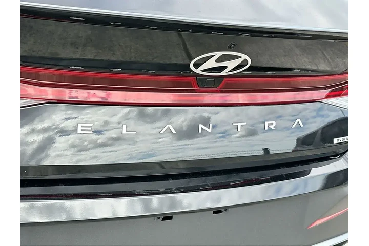 $21590 : Hyundai ELANTRA Hybrid 2025 image 10