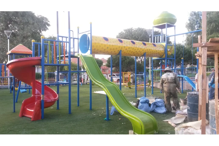 Juegos y parques infantiles image 2