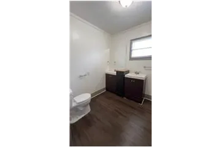 $1195 : Rental property with 3 bedro image 8