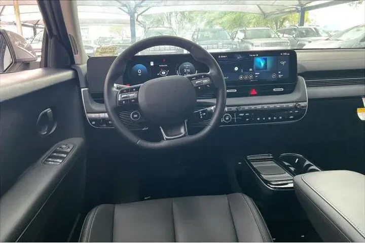 $35708 : Hyundai IONIQ 5 2026 SEL 4dr image 5