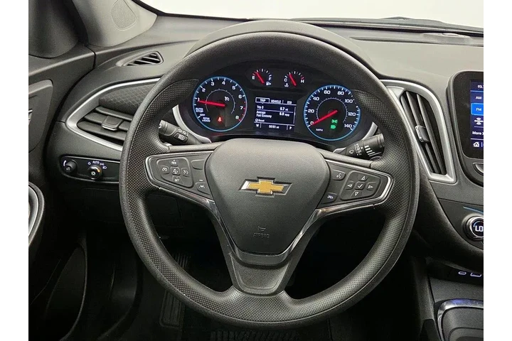 $17998 : Chevrolet Malibu 2023 LT 4dr image 10