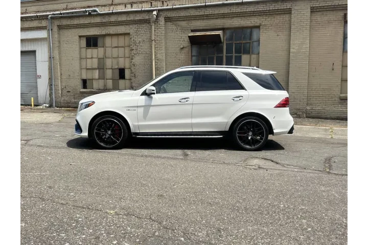 $43888 : 2017 Mercedes-Benz GLE AMG GL image 5